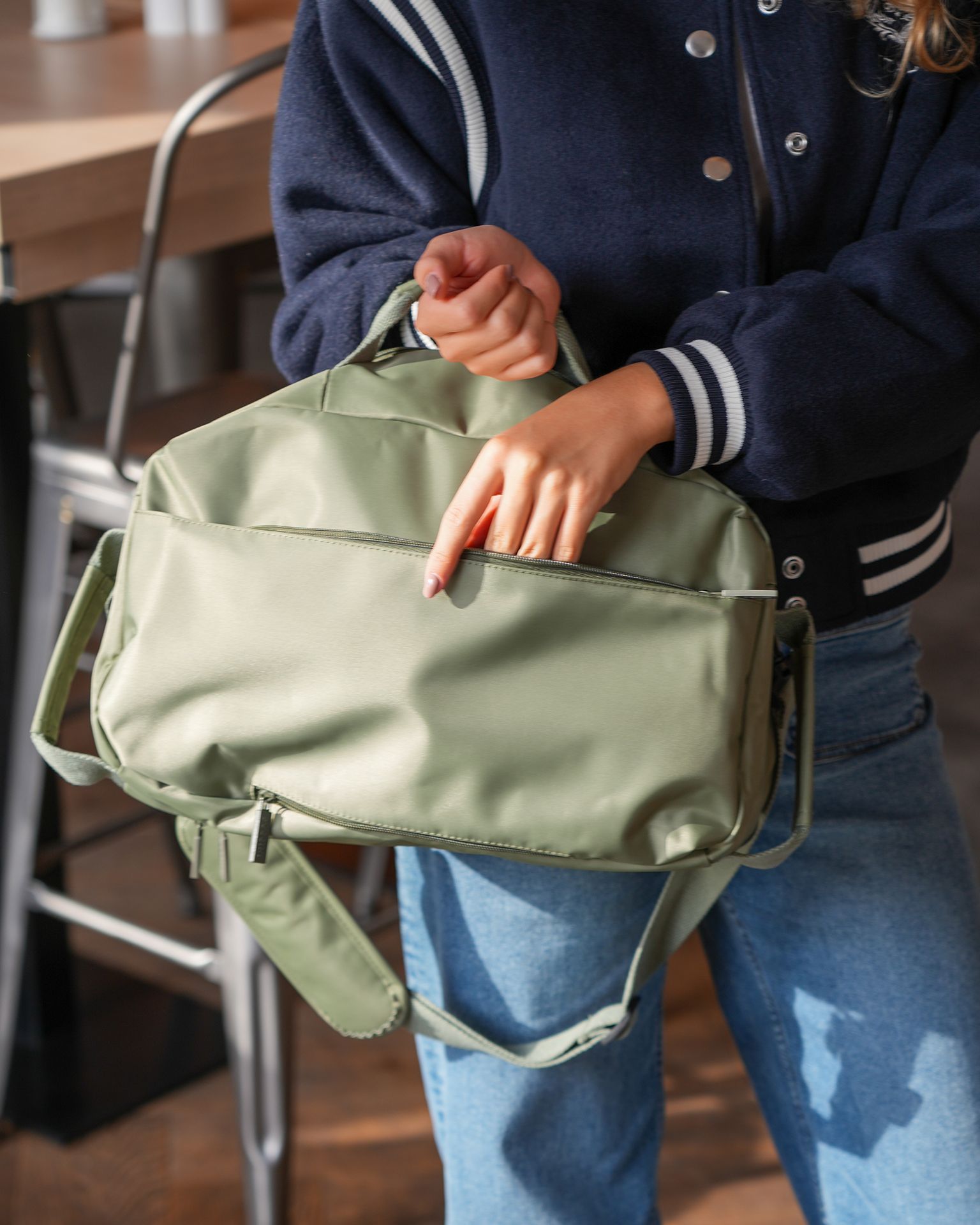 Torba podróżna do samolotu zielona