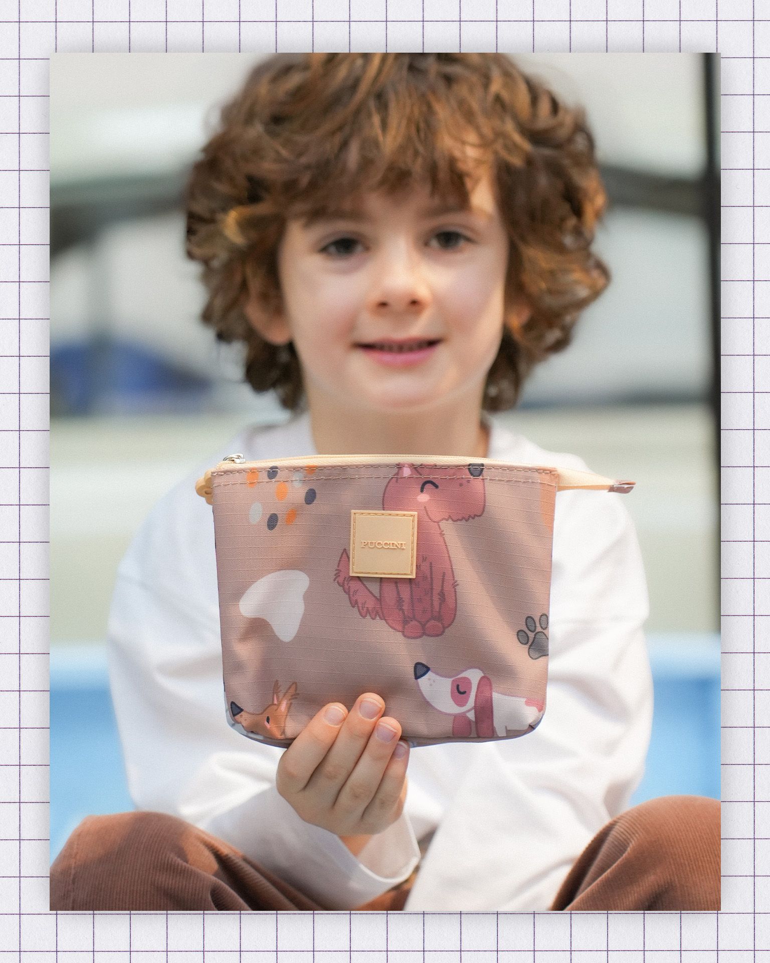 Kosmetyczka dla dzieci mała brązowa psy