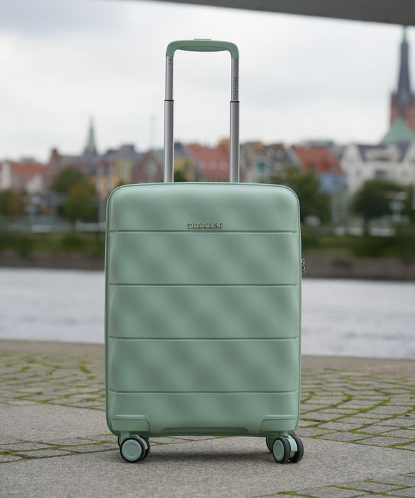 Walizka kabinowa z lekkiego polipropylenu zielona