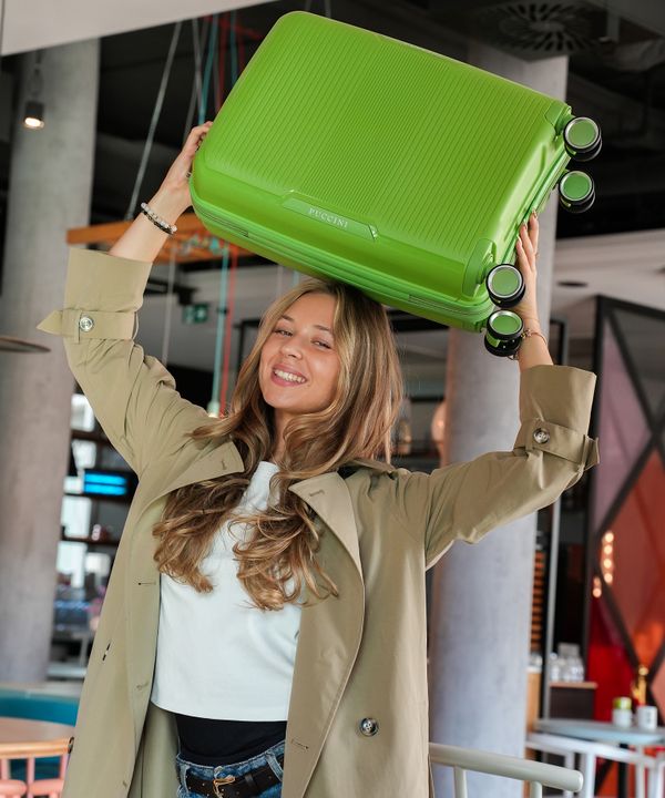 Walizka kabinowa z zamkiem szyfrowym z polipropylenu zielona