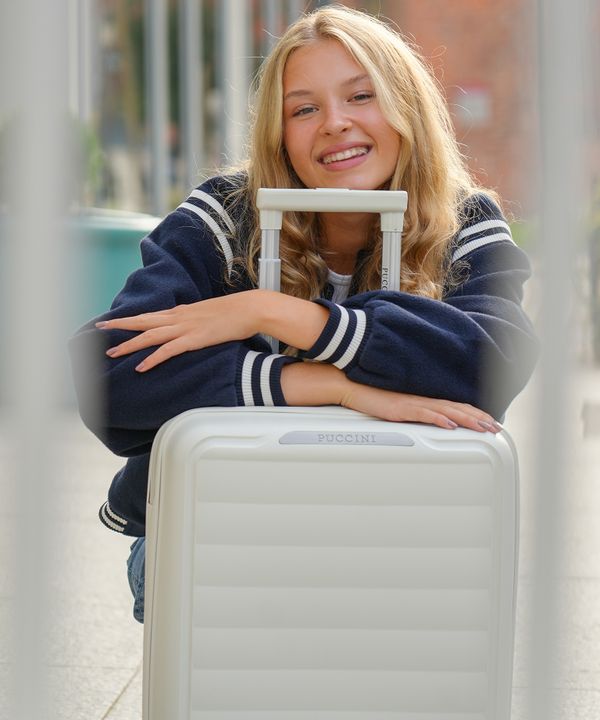 Walizka kabinowa z polipropylenu biała