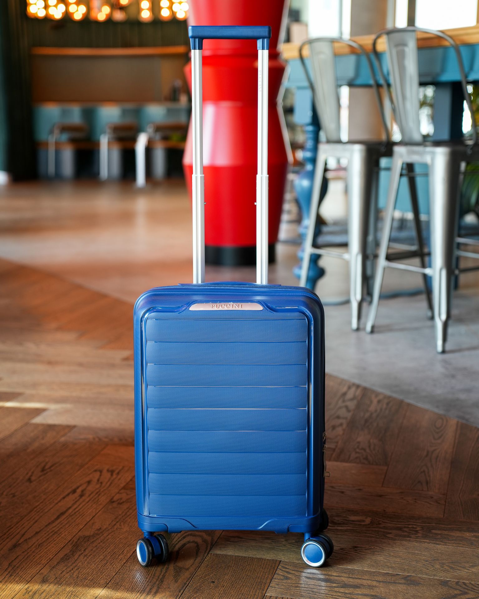 Walizka kabinowa z polipropylenu granatowa