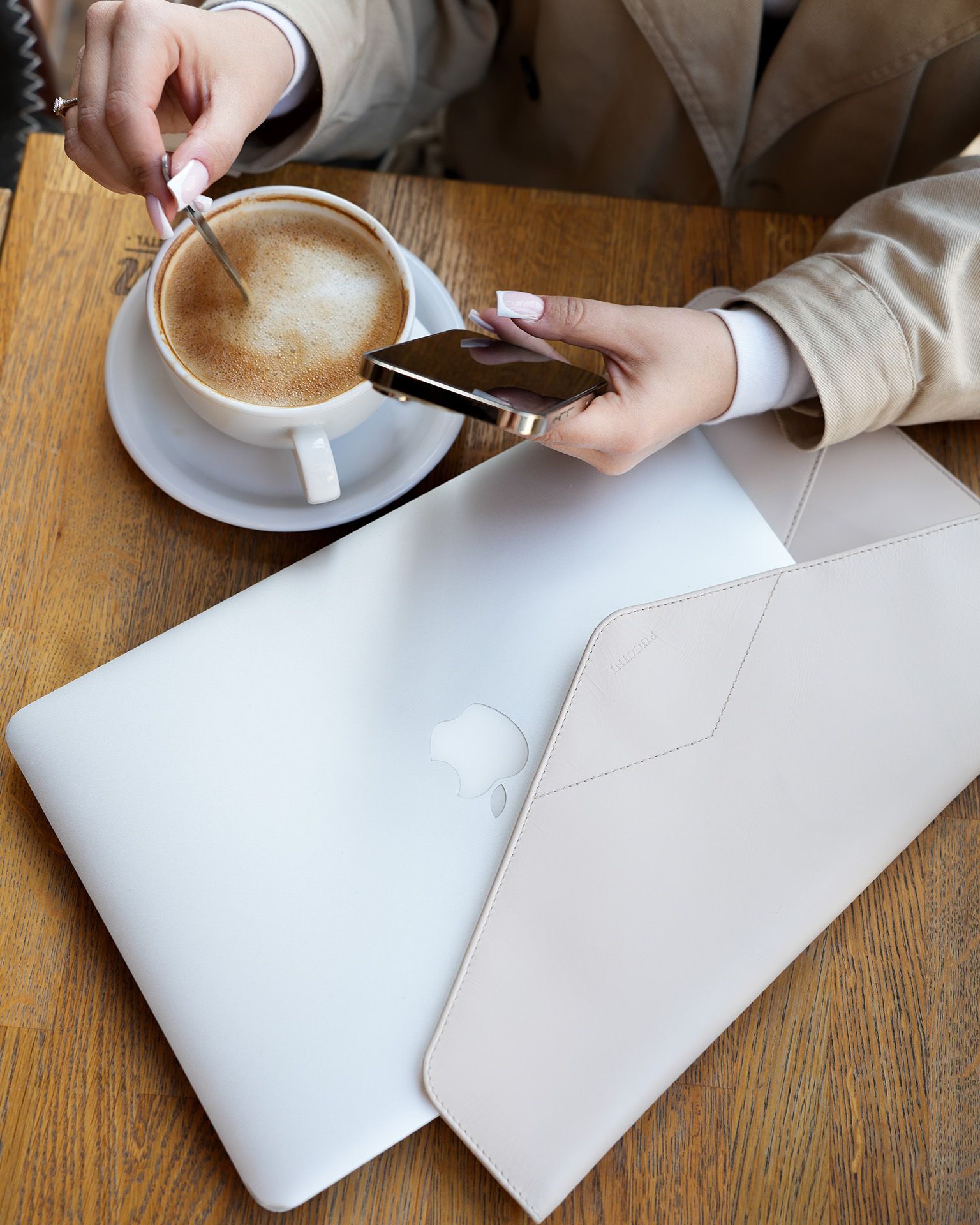 Etui na laptopa 13 cali ze skóry naturalnej beżowe