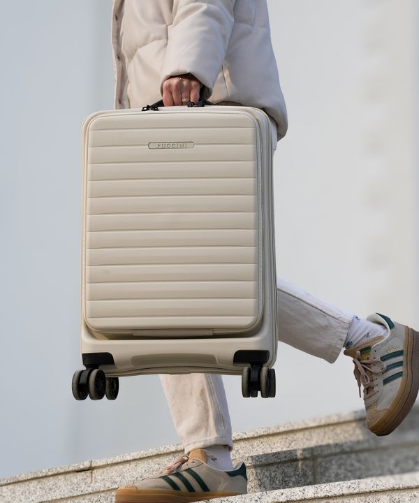 Walizka kabinowa z kieszenią na laptopa z polipropylenu biała