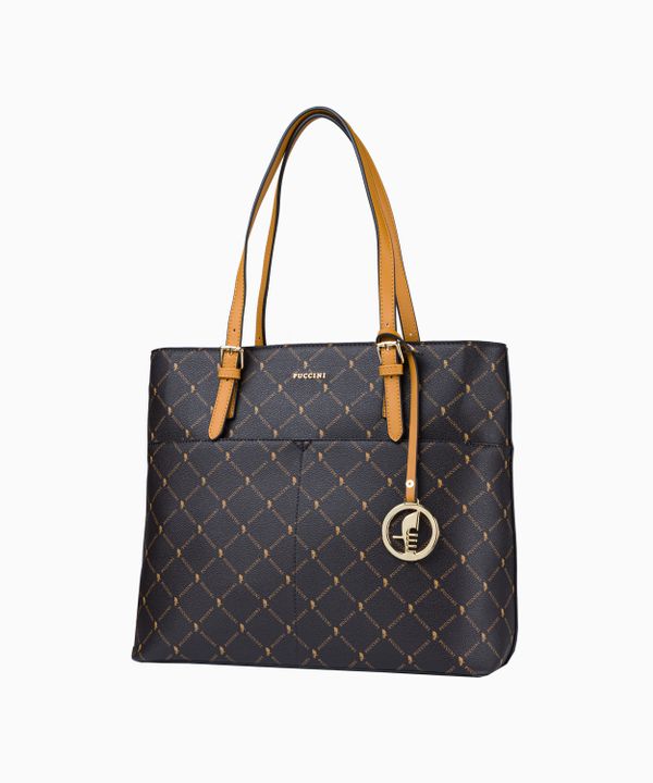 Brązowa logowana shopperka z ozdobnymi kieszeniami i brelokiem