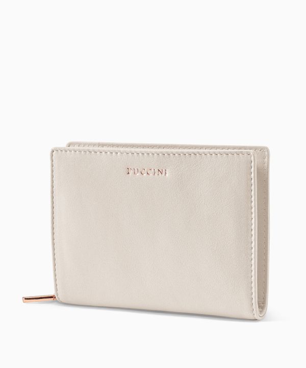 Średni damski portfel skórzany zapinany na zamek beżowy