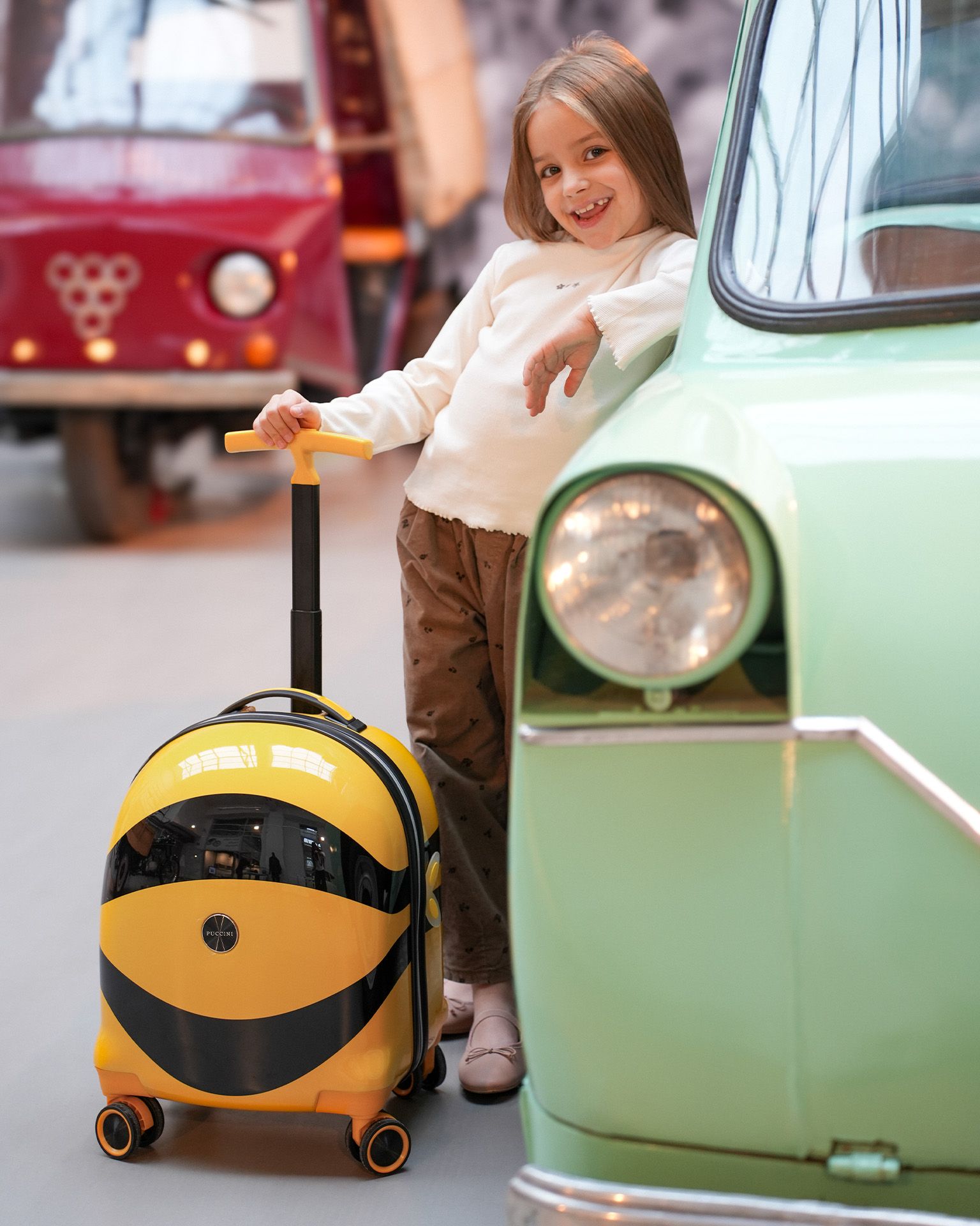 Walizka dla dzieci Pszczółka