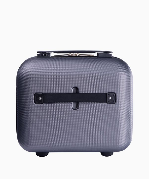 Szary kuferek podróżny z eleganckim napisem