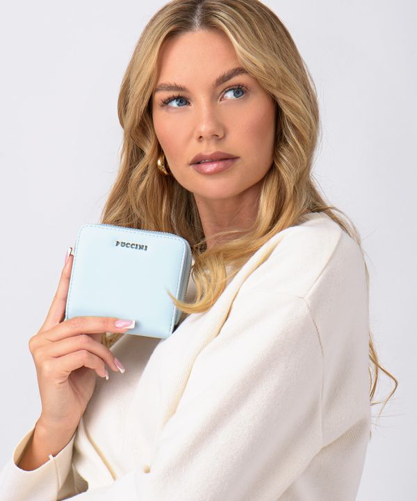 Mały jasnoniebieski portfel damski ze skóry ekologicznej