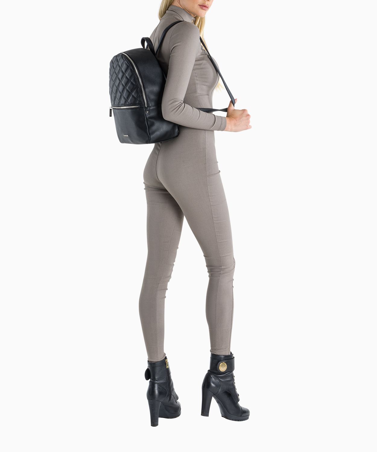 Czarny duży plecak damski z groszkowej skóry ekologicznej