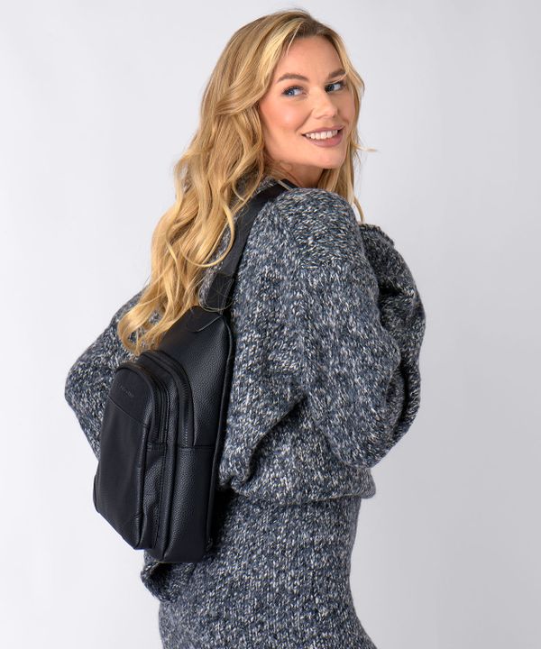 Plecak na jedno ramię ze skóry ekologicznej