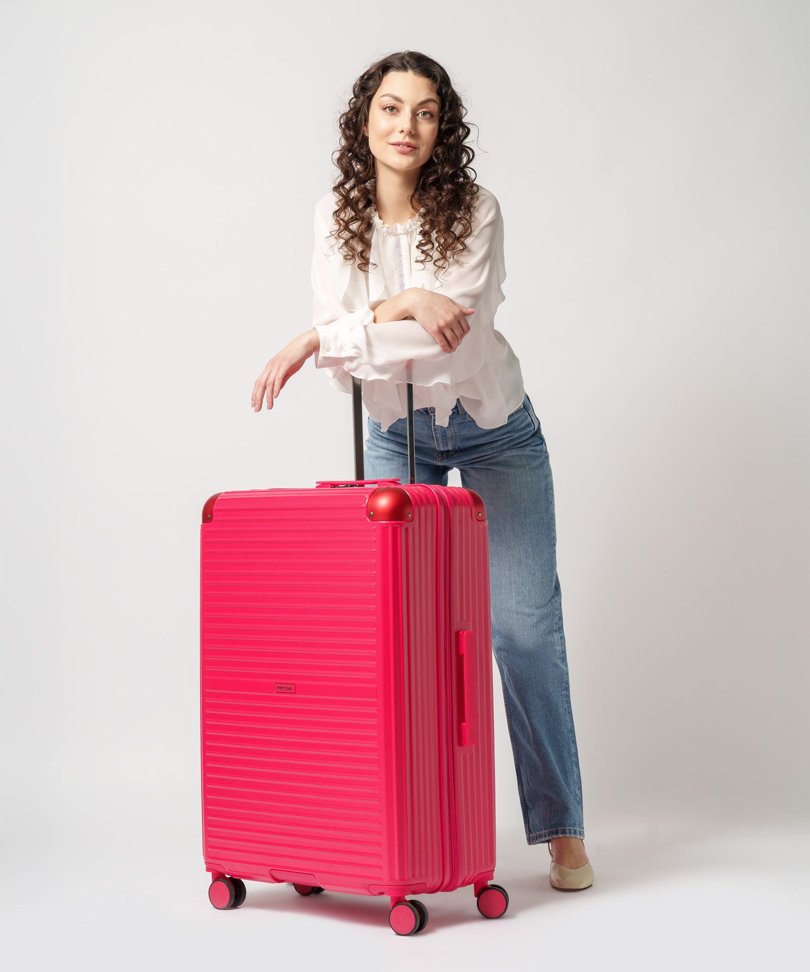 Walizka duża na kółkach z aluminiowymi narożnikami czerwona