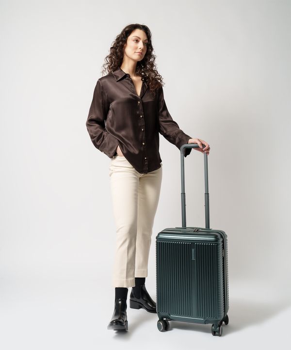 Walizka kabinowa na kółkach ciemnozielona