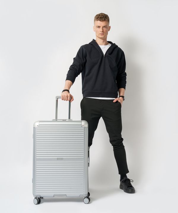Walizka duża na kółkach z aluminiowymi narożnikami srebrna