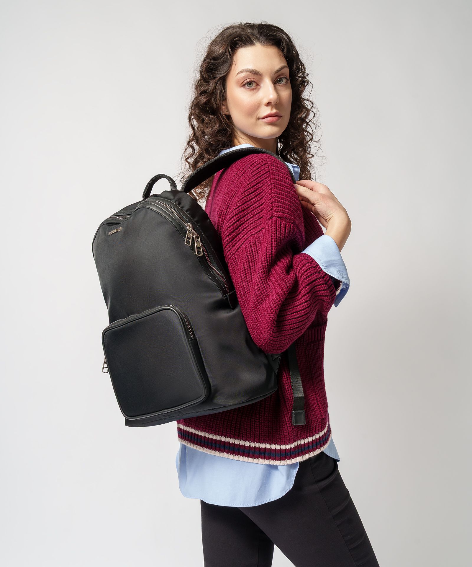 Plecak z kieszenią zewnętrzną