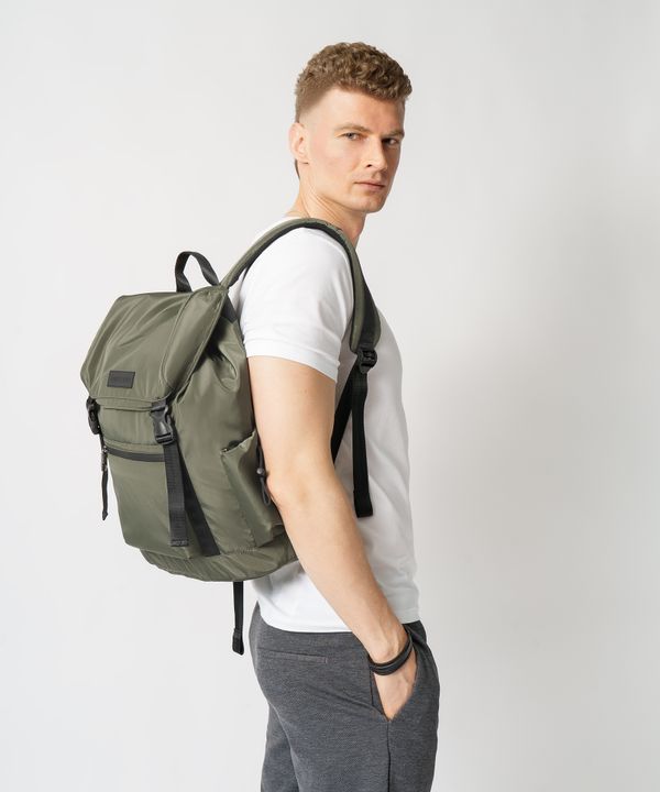 Plecak miejski z kieszenią na laptopa zielony