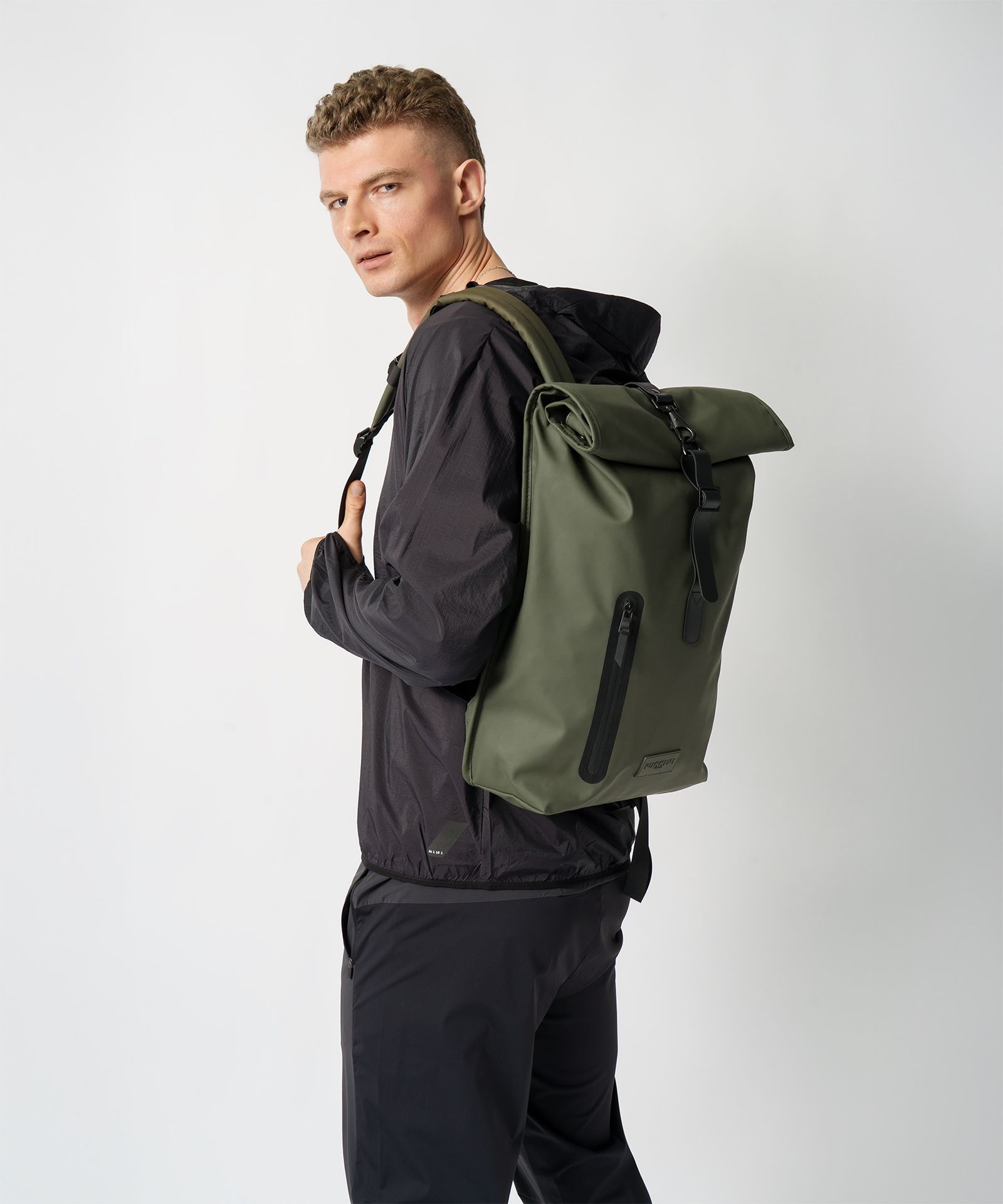 Miejski plecak wodoodporny z rolltopem z kieszenią na laptopa 15 cali zielony