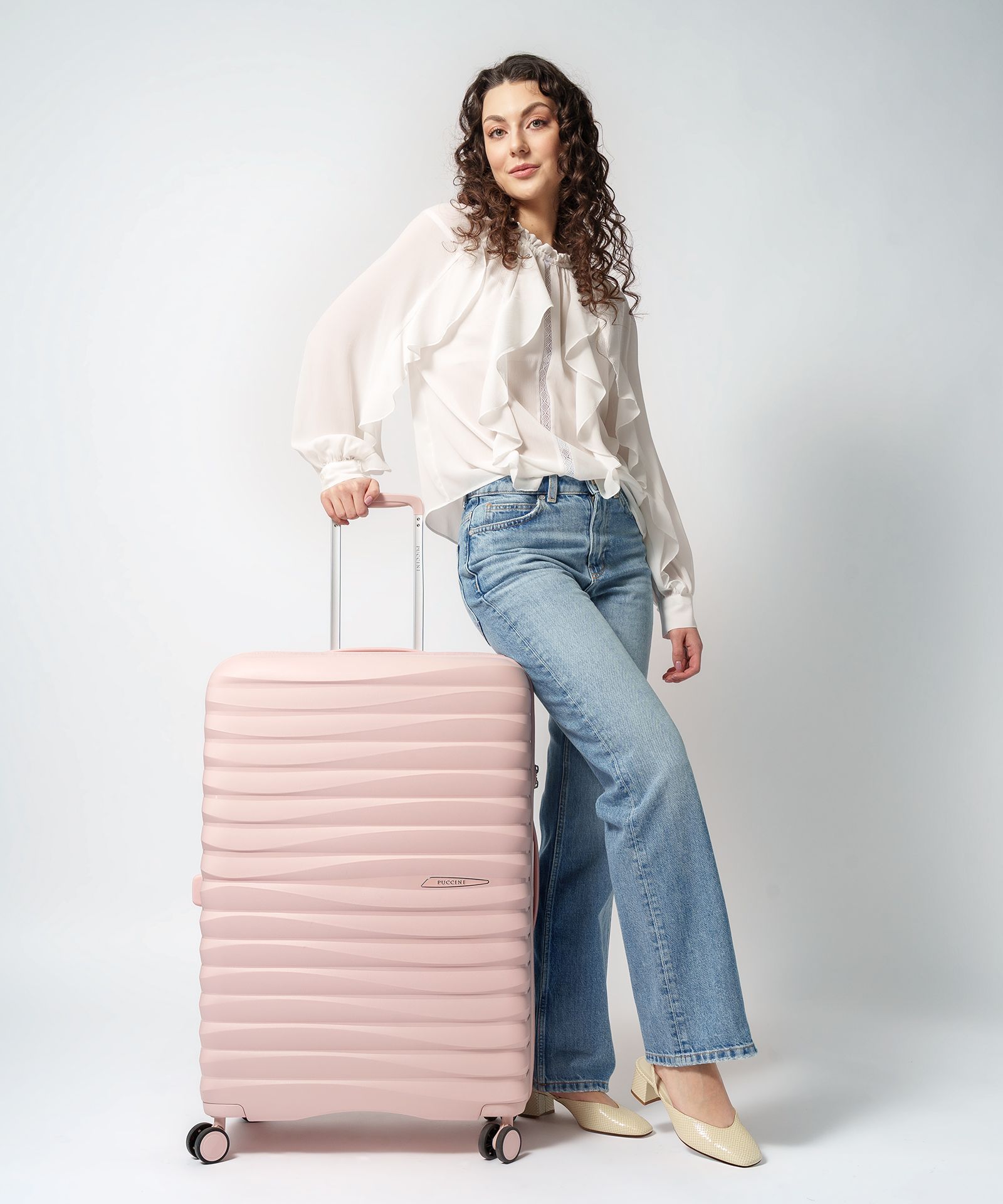 Duża walizka podróżna pudrowy róż z polipropylenu z zamkiem TSA 