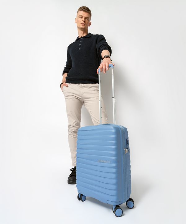 Walizka kabinowa na kółkach niebieska z polipropylenu z zamkiem TSA