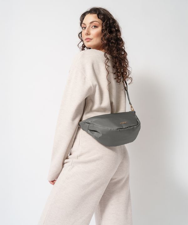 Miękka torebka półksiężyc szara