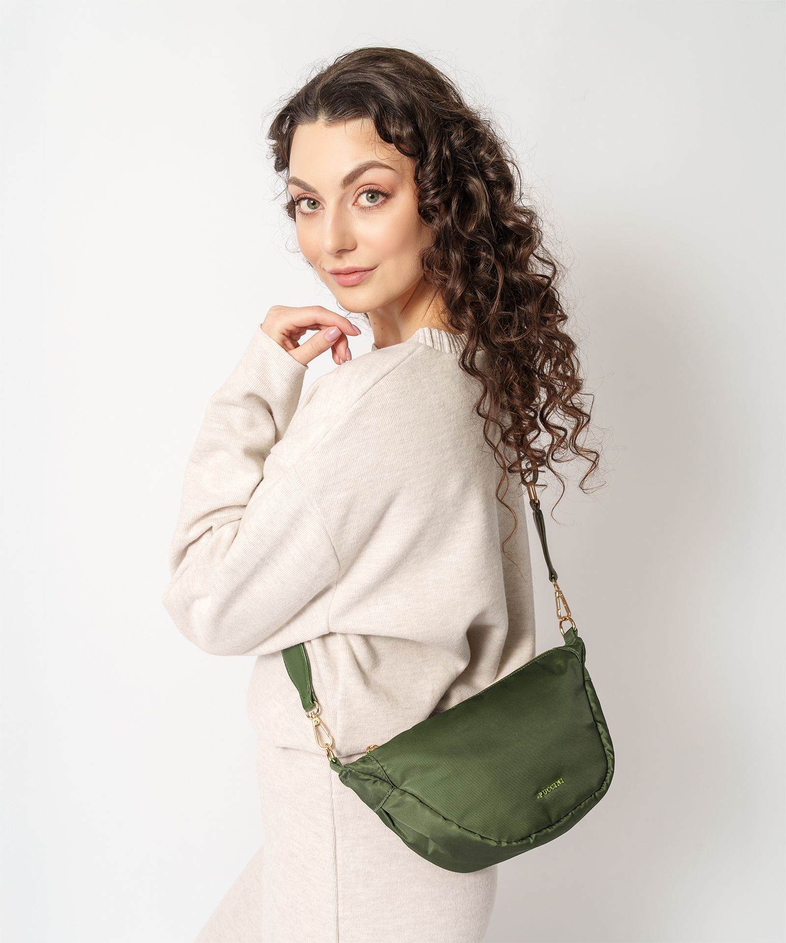 Miękka torebka półksiężyc zielona