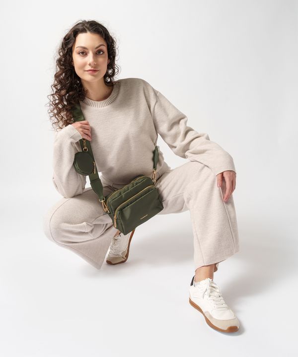 Torebka na szerokim pasku z saszetką zielona