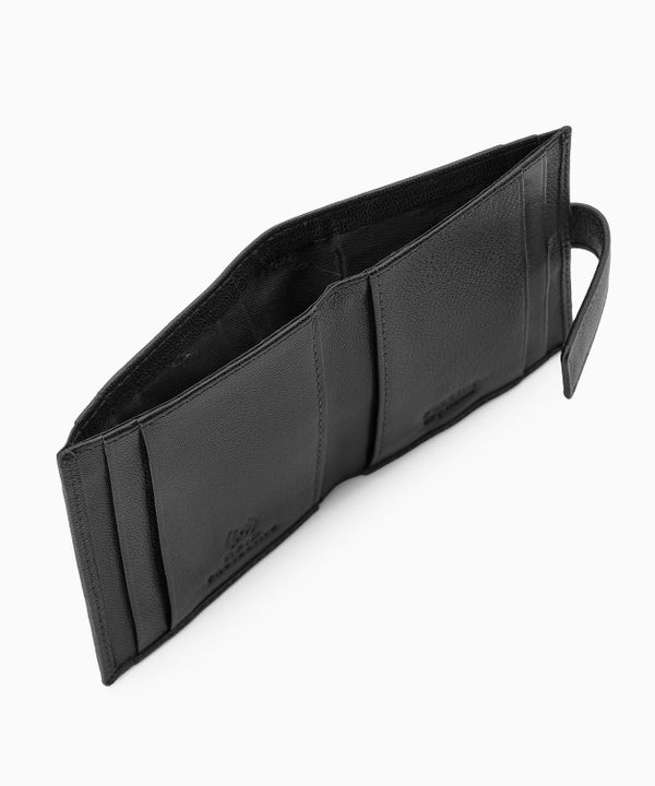 Czarne skórzane etui na karty