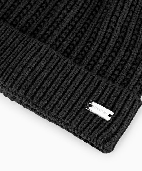 Czapka zimowa z pomponem czarna