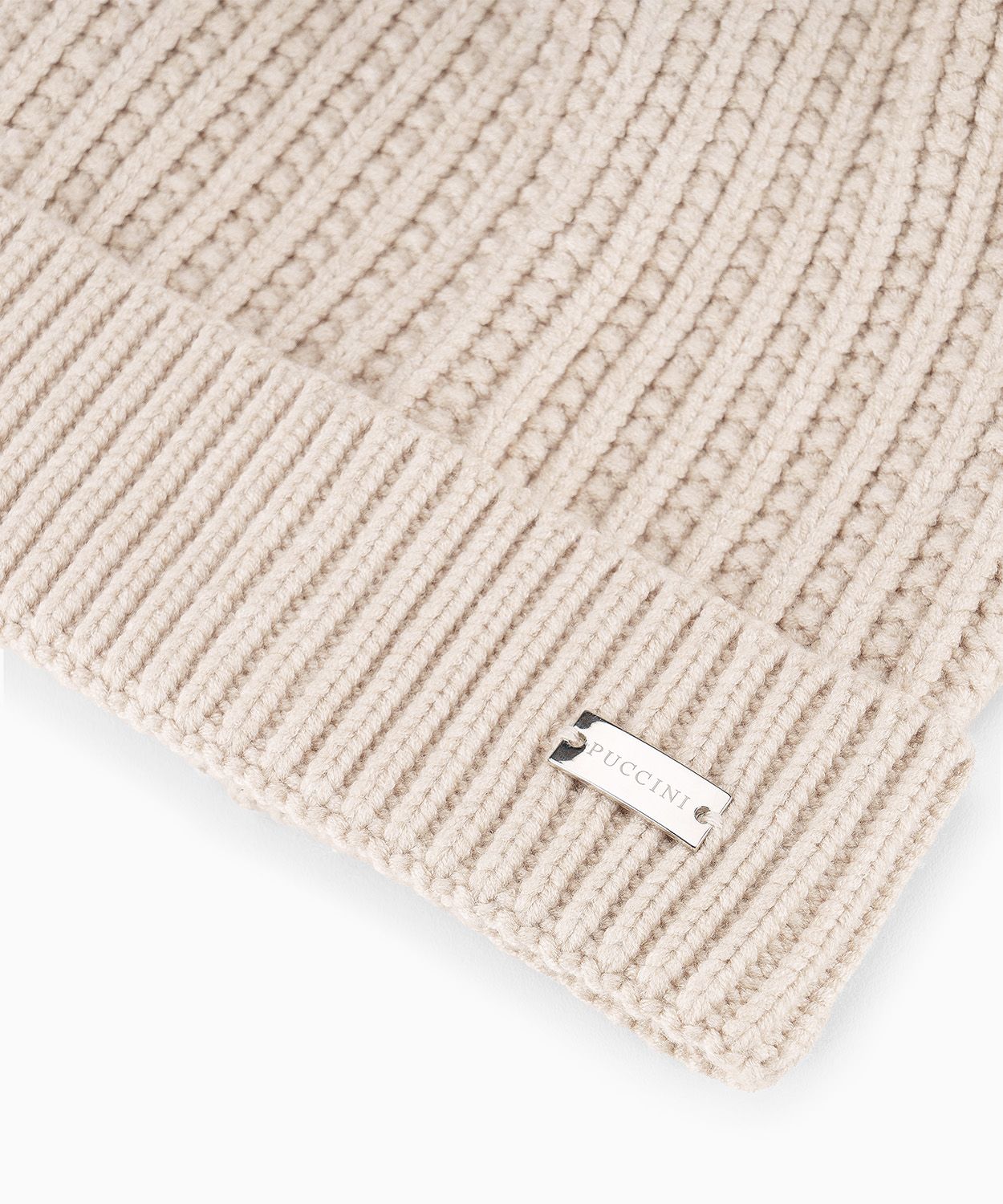 Czapka zimowa z pomponem beżowa