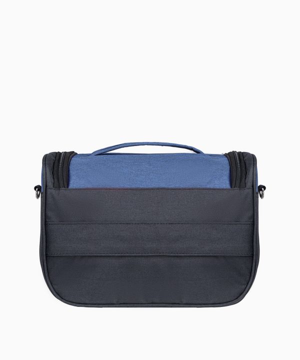 Miękki kuferek podróżny z niebieskimi wstawkami