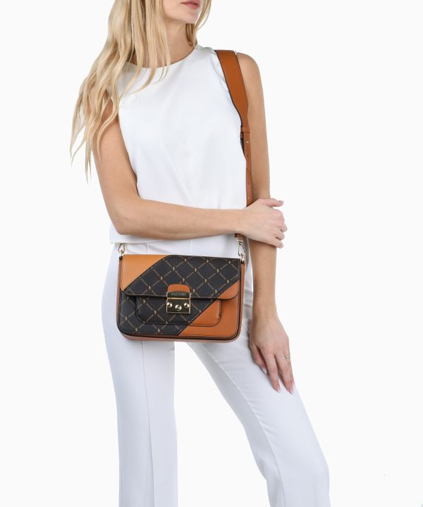 Usztywniana brązowa listonoszka w monogramowy wzór