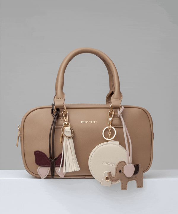 Charms do torebki walizka beżowa